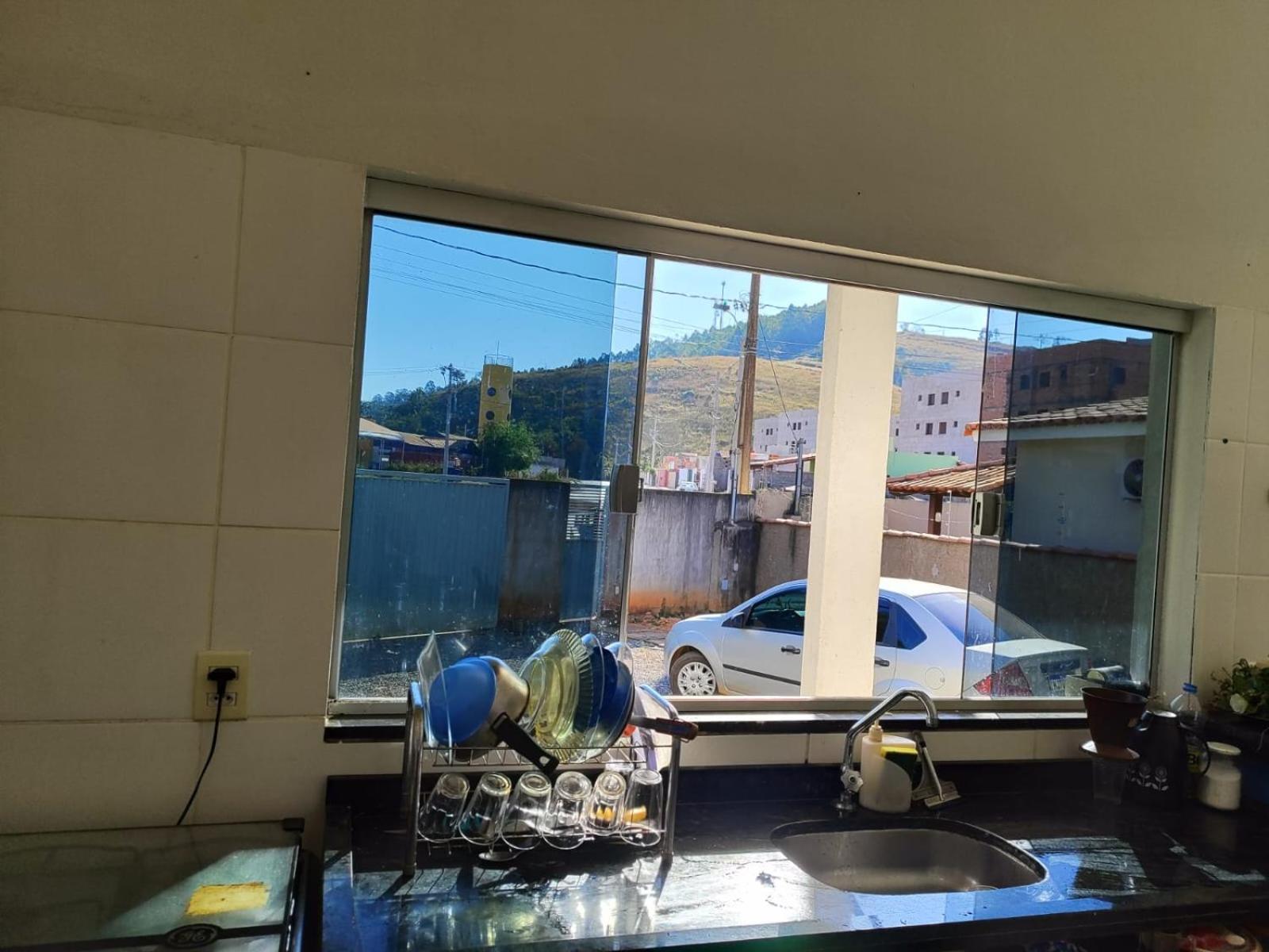 Casa Espacosa Em Frente A Pracinha Capitólio المظهر الخارجي الصورة
